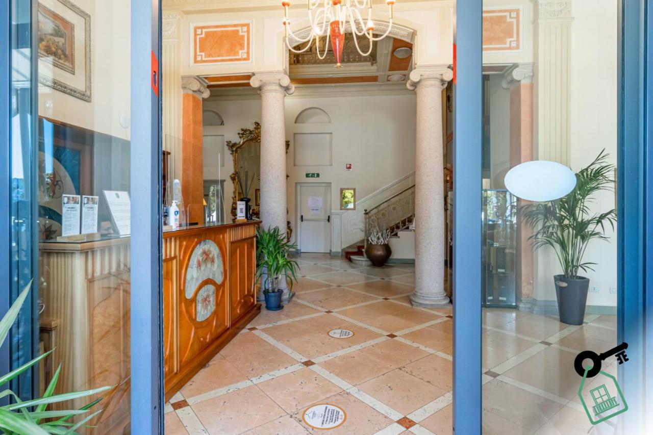 Hotel Rooms Lago Maggiore Вербанія Екстер'єр фото
