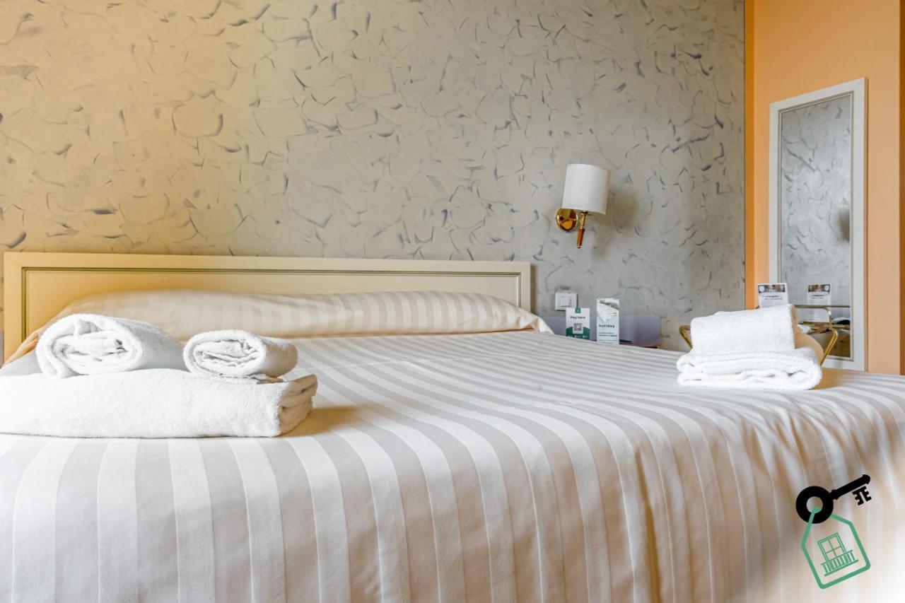 Hotel Rooms Lago Maggiore Вербанія Екстер'єр фото