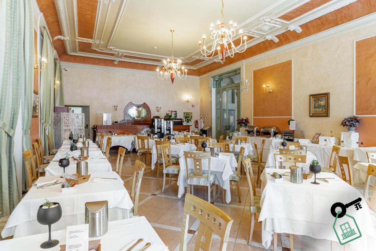 Hotel Rooms Lago Maggiore Вербанія Екстер'єр фото