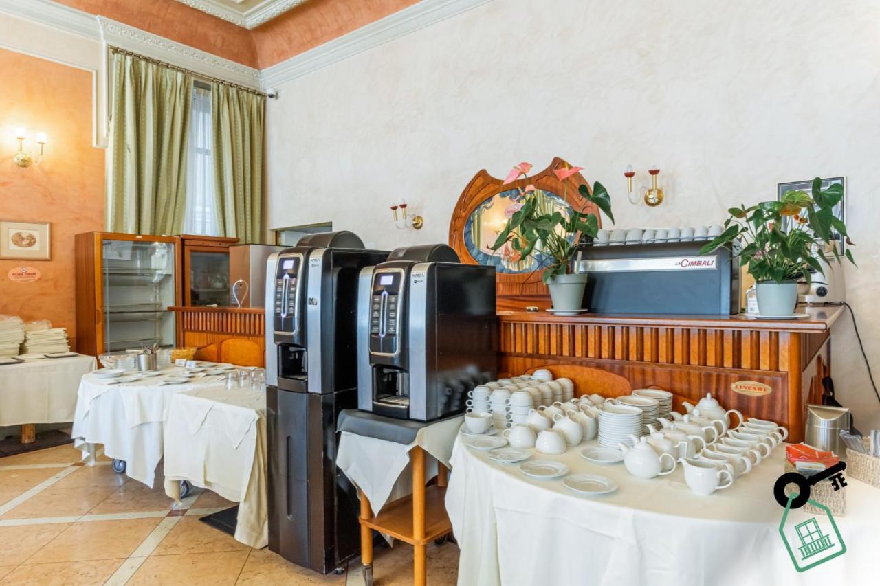 Hotel Rooms Lago Maggiore Вербанія Екстер'єр фото