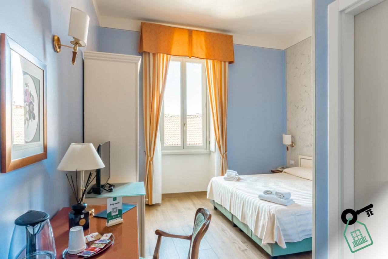 Hotel Rooms Lago Maggiore Вербанія Екстер'єр фото