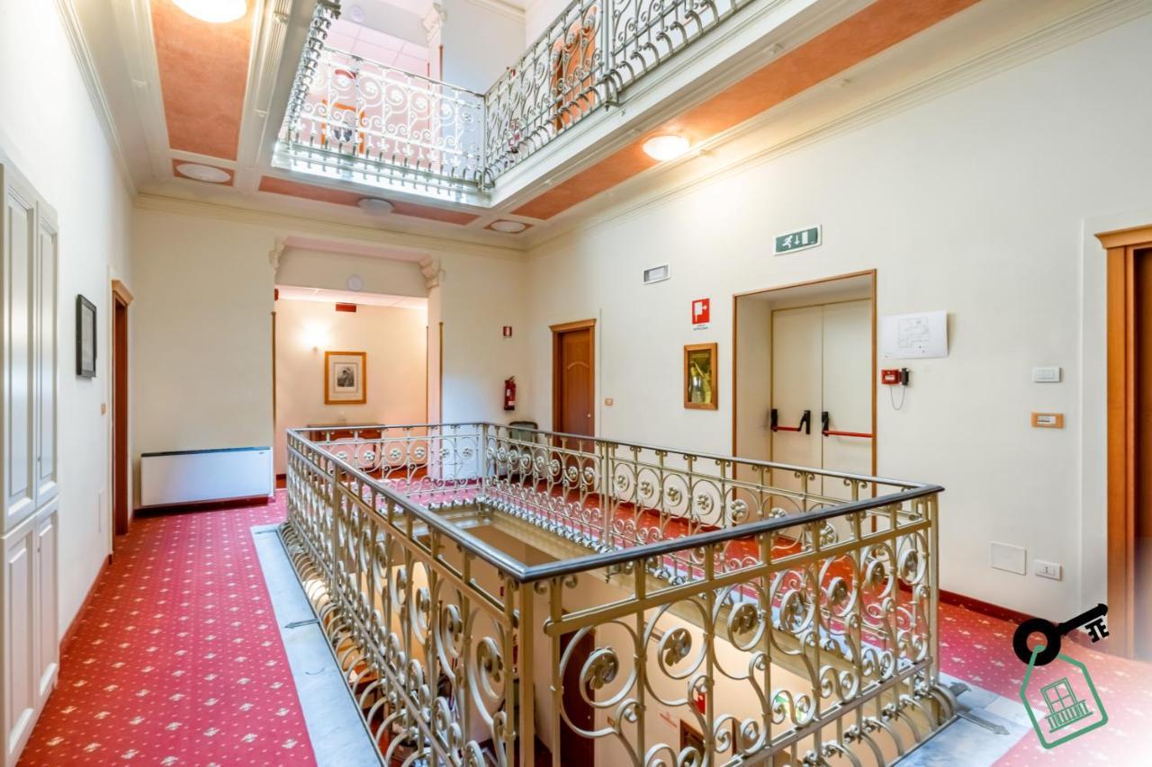 Hotel Rooms Lago Maggiore Вербанія Екстер'єр фото