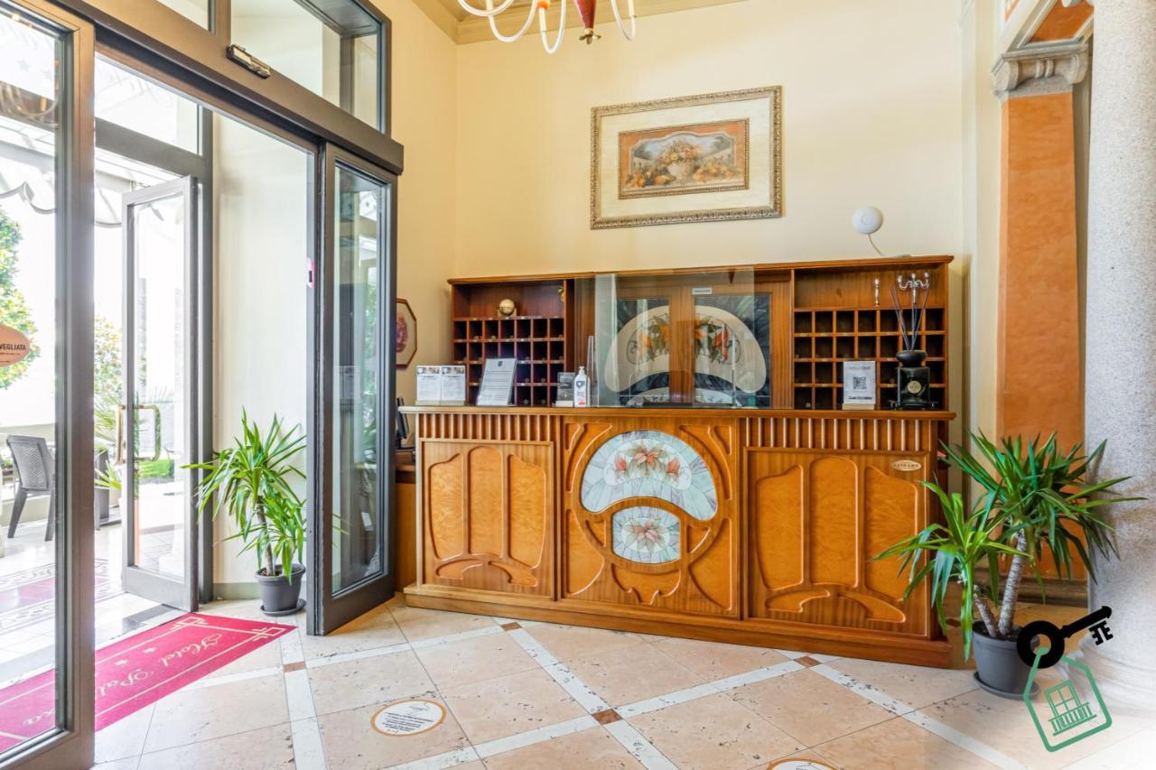 Hotel Rooms Lago Maggiore Вербанія Екстер'єр фото